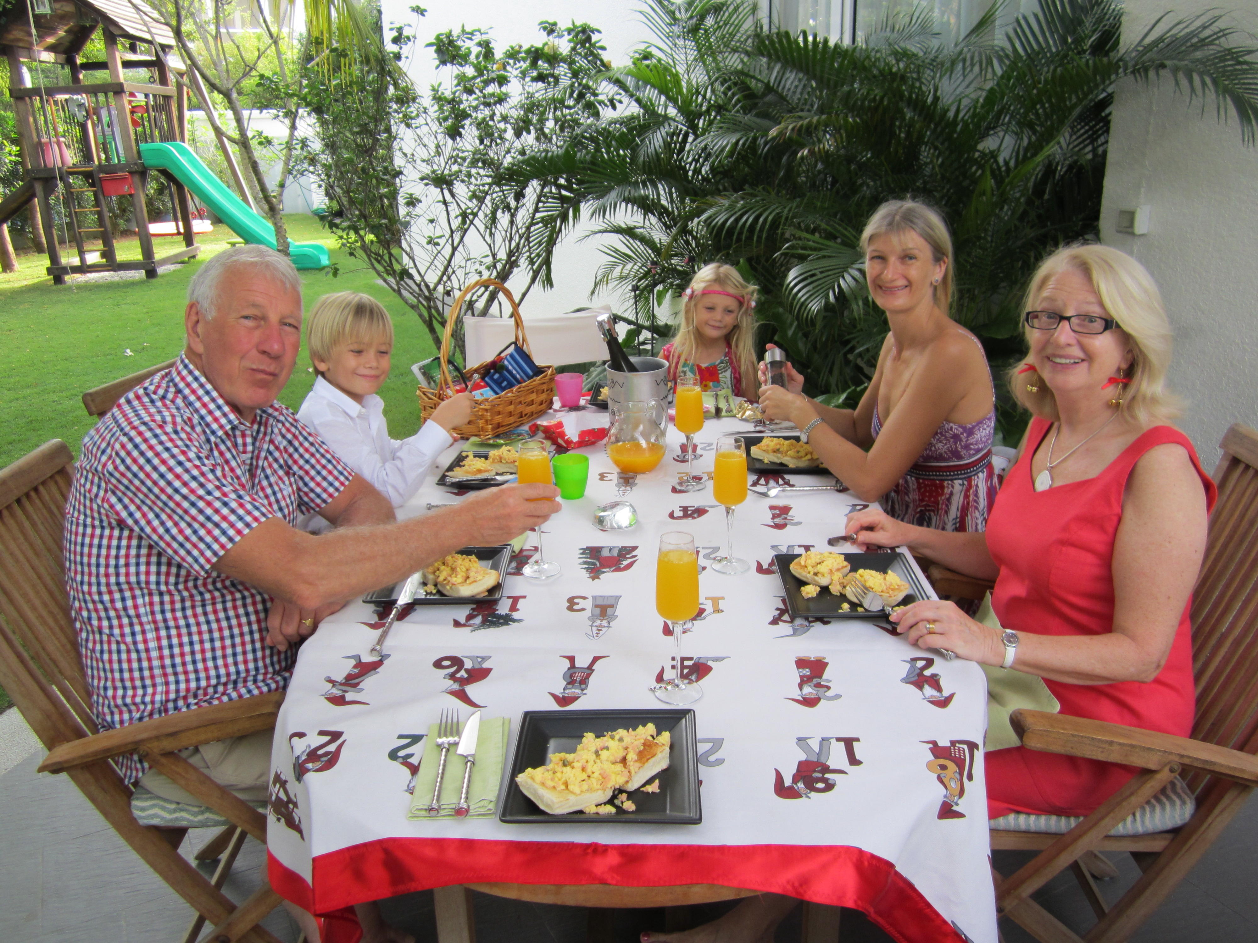 Xmas_Breakfast_2011.jpg